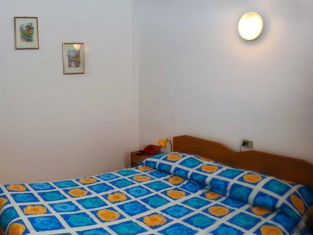 Hotel Ristorante Sassi Rossi Taceno Zimmer foto